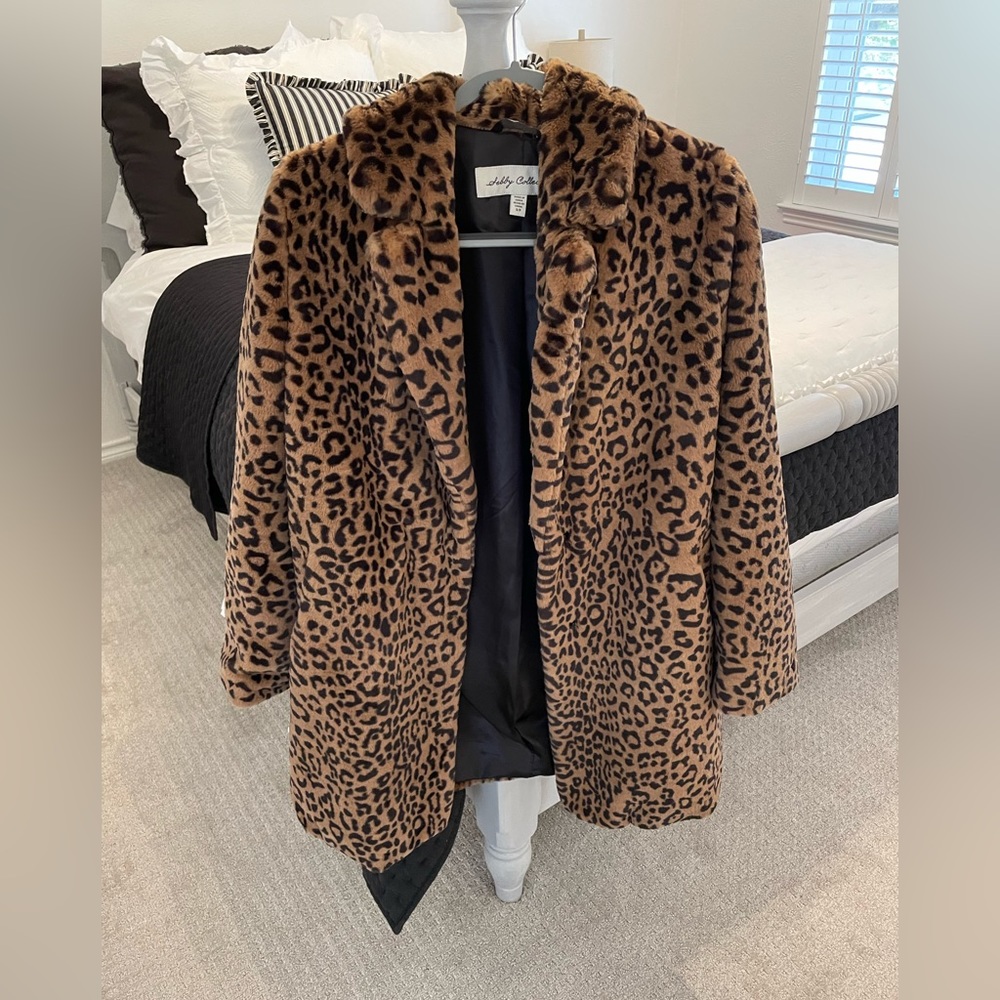Sebby Collection leopard coat size small